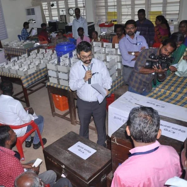 `எனது கையொப்பம் இல்லாமல் எப்படி ரிலீஸ் செய்யலாம்! - டென்சனான குமரி கலெக்டர்