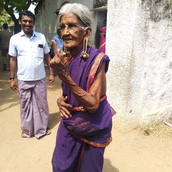 `நல்லவங்களுக்கு ஓட்டுப்போட்டேன்!’ - 101 வயது மூதாட்டி அசத்தல் பேட்டி