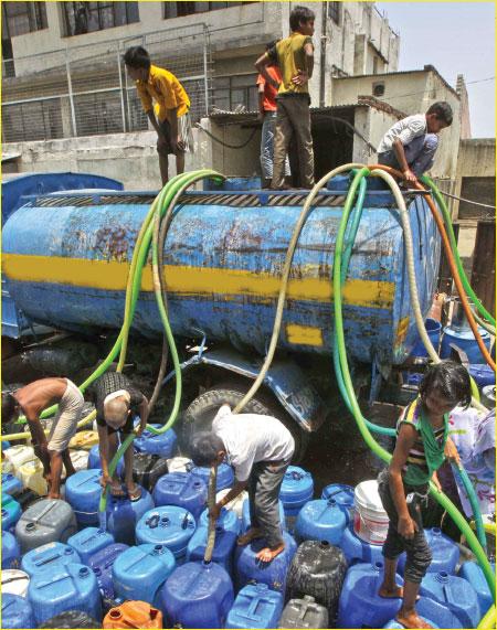 `சட்டவிரோதமாக நீர் உறிஞ்சுபவர்களுக்கு ரெய்டு!’ - நிலத்தடி நீரை அதிகரிக்க மெட்ரோ வாட்டர் அதிகாரிகள் தீவிரம்
