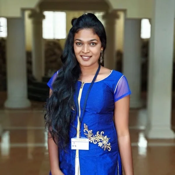 ``ஒரு வாக்காவது கிடைக்குமா என்றனர்..?” - கல்லூரி தேர்தலில் சரித்திரம் படைத்த திருநங்கை நலீனா