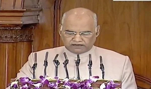 குடியரசுத் தலைவர் உரையின்போது செல் போனைப் பயன்படுத்திய ராகுல் - அடடே விளக்கம் சொன்ன காங்கிரஸ்!