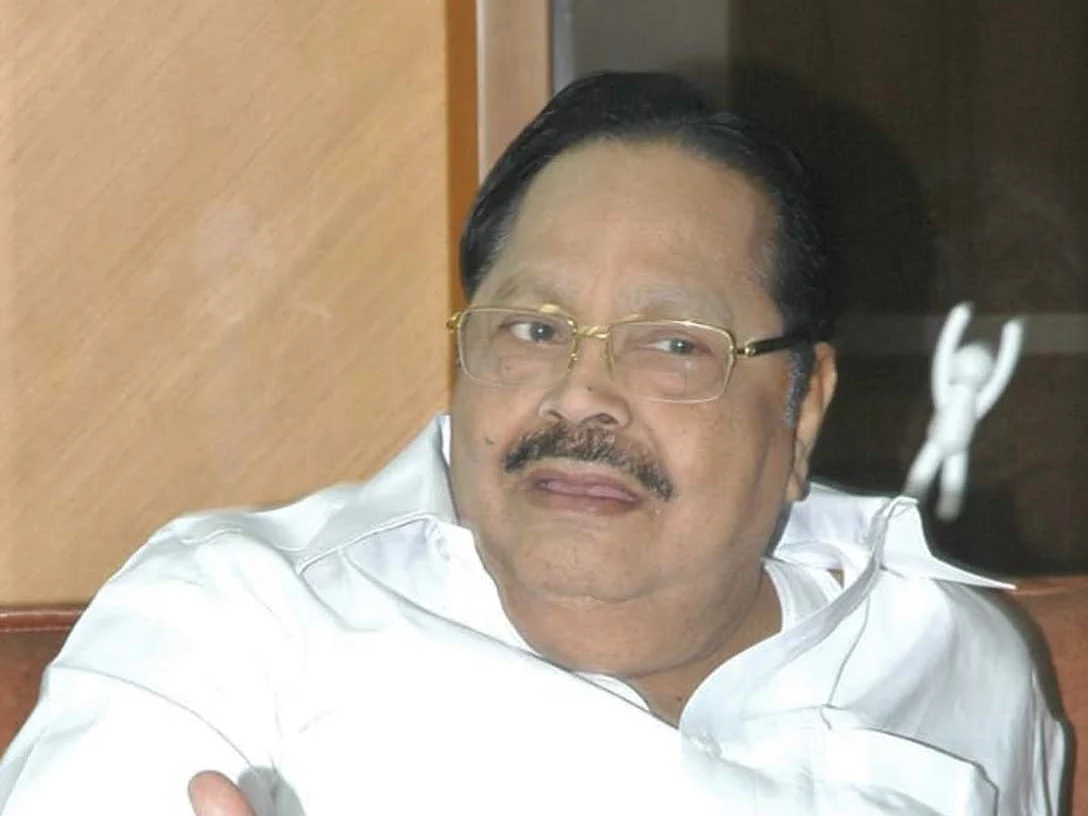 `என் மகனை லாரி ஏற்றிக் கொல்லப்பார்த்தார்கள்!’ - மேடையில் கதறியழுத துரைமுருகன்