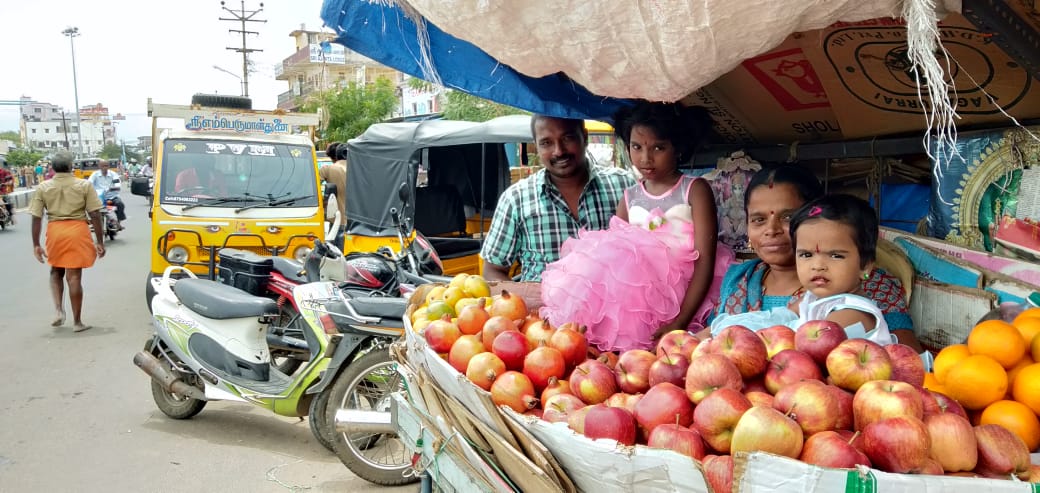 தீபா தன் குடும்பத்துடன்