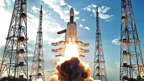 சந்திரயானை சுமந்து செல்லும் ராக்கெட்