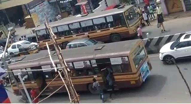 மாணவர்கள் மோதல்