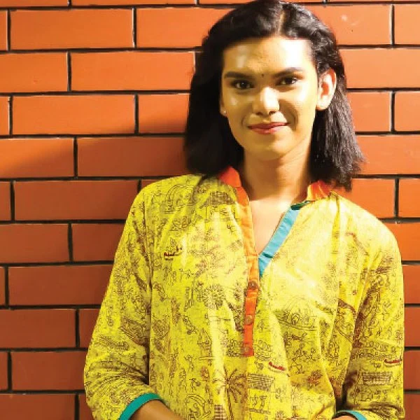 மனுஷி: என் மனசு சொல்றதைக் கேட்டு சந்தோஷமா வாழ்கிறேன்! - திருநங்கை ஷாக்ஷி