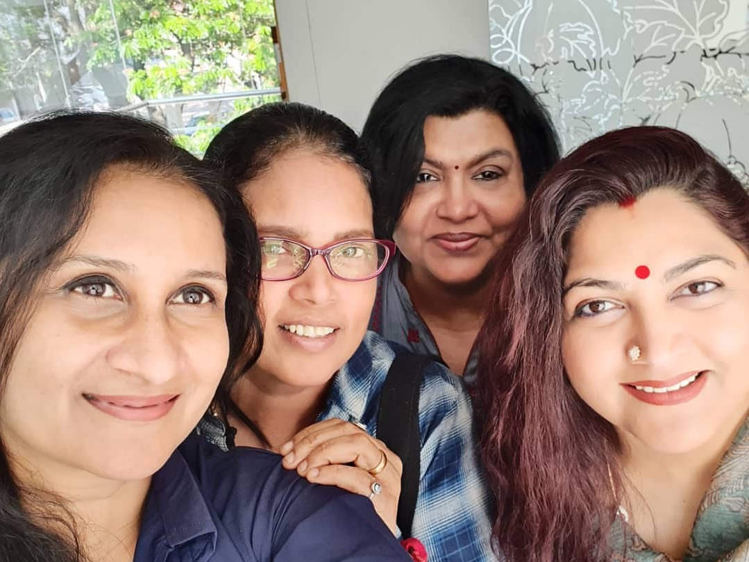 ``என் நட்பால் கெட்ட பெயர்... போலீஸார் கெடுபிடி... பிருந்தா அம்மாவின் பதிலடி..!"- பகிரும் குஷ்பு