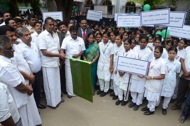 நிகழ்ச்சியில் அமைச்சர்கள் விஜயபாஸ்கர், வேலுமணி