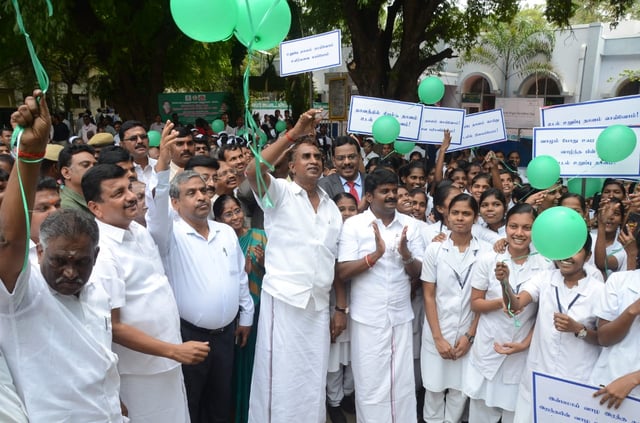 அமைச்சர்கள் விஜயபாஸ்கர், வேலுமணி