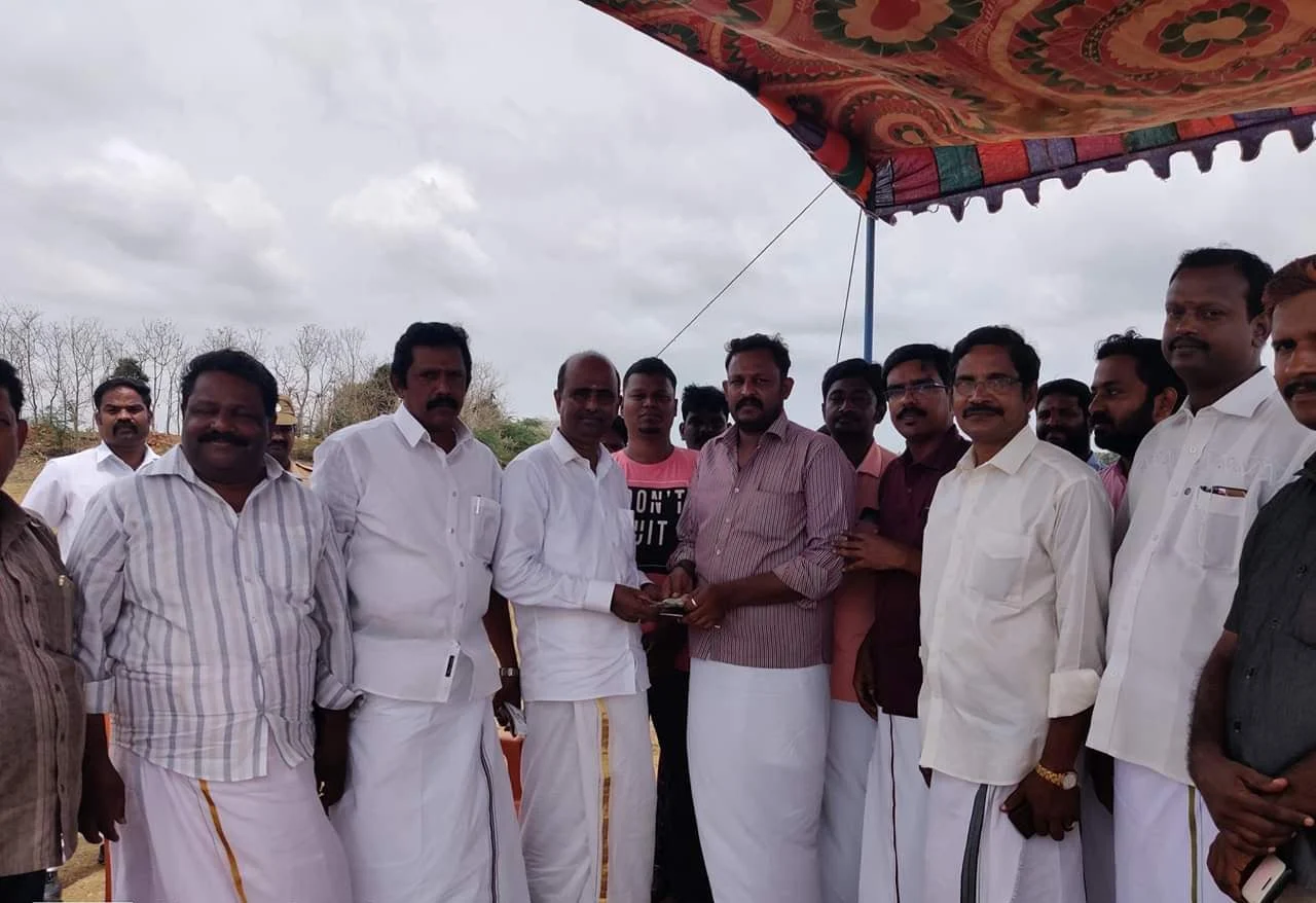 Collector Anbu selvan helps the youths
