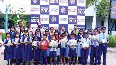 மாணவர்களின் சிறந்த வழிகாட்டி