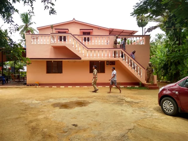 கொள்ளை நடைபெற்ற வீடு