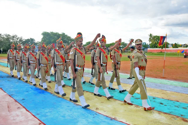 திருச்சி ரயில்வே பாதுகாப்புப் படையின் அணிவகுப்பு நிகழ்ச்சி