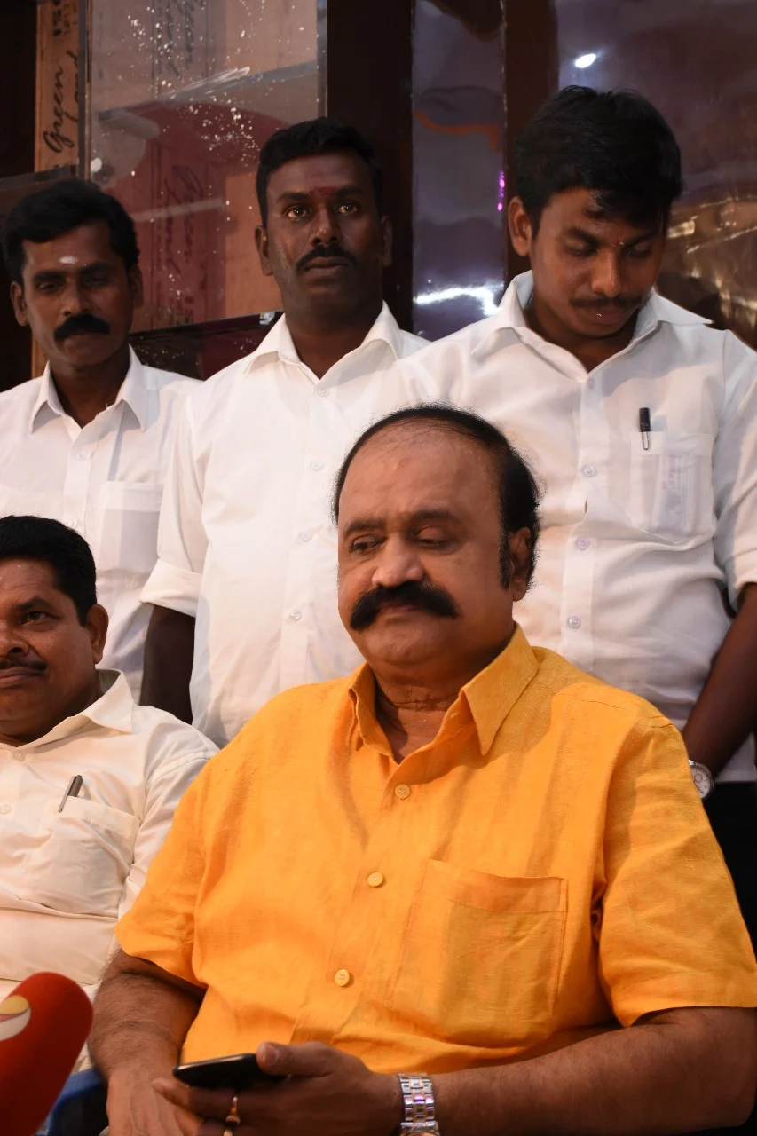 புகழேந்தி