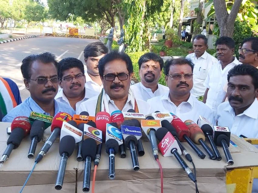 `இடைத்தேர்தல்களால் ஆட்சி மாற்றம் ஏற்படப்போவதில்லை!' - திருநாவுக்கரசர்