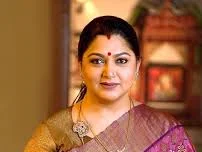``விஜய் படம் வர்றப்பலாம், அவர் படம் போட்ட டி-ஷர்ட் வந்திடும்... ஏன் தெரியுமா?!’’ - குஷ்பு