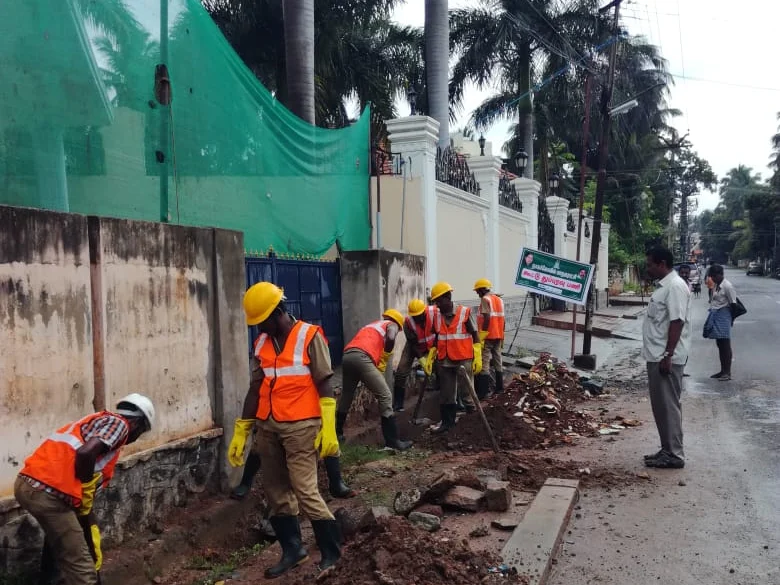 ` இனி துப்புரவாளர் இல்லை, தூய்மைப் பணியாளர்!'- நெகிழவைத்த நாகர்கோவில் மாநகராட்சி ஆணையர்
