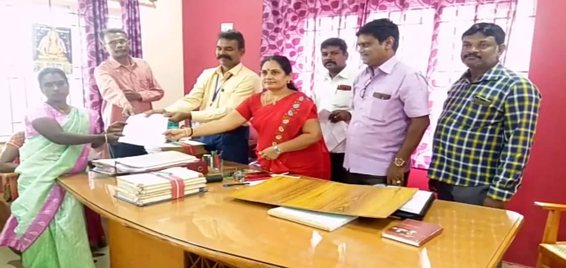 போட்டியின்றி தேர்ந்தெடுக்கப்பட்ட பெண் உள்ளாட்சி பிரதிநிதிகள்