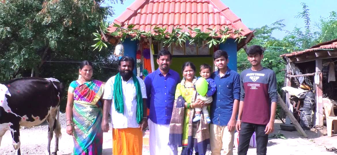 குடும்பத்தாருடன் சங்கர்