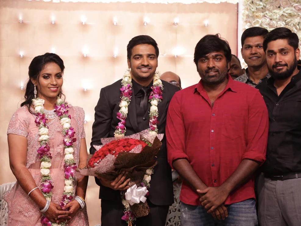 விஜய் சேதுபதி, சிவகார்த்திகேயன், முருகதாஸ்... பிரபலங்கள் கலந்துகொண்ட சதீஷ் திருமண வரவேற்பு! (ஆல்பம்)