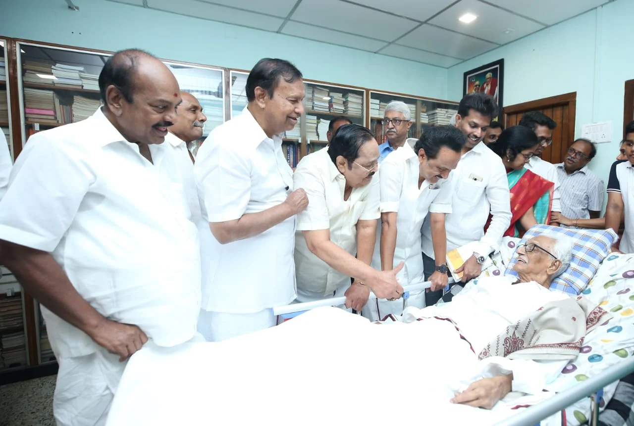 அன்பழகனுடன் ஸ்டாலின்