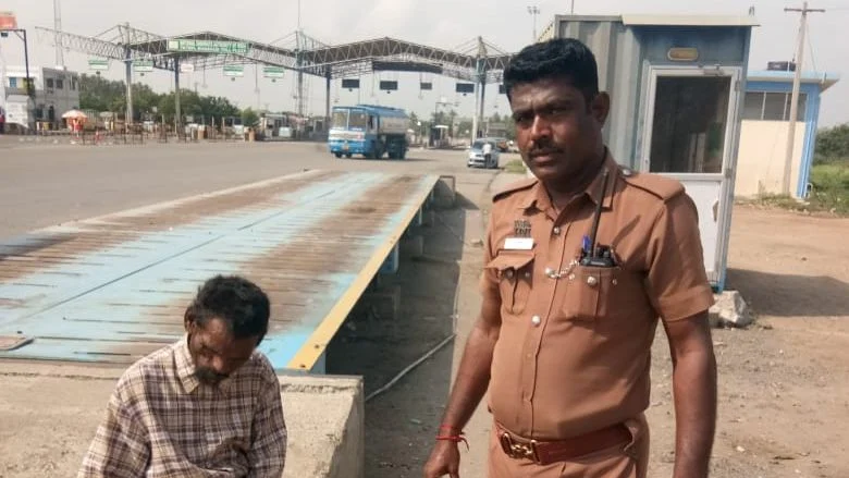 மனநலம் பாதித்தவரை சாப்பிட வைக்கும் அருண்