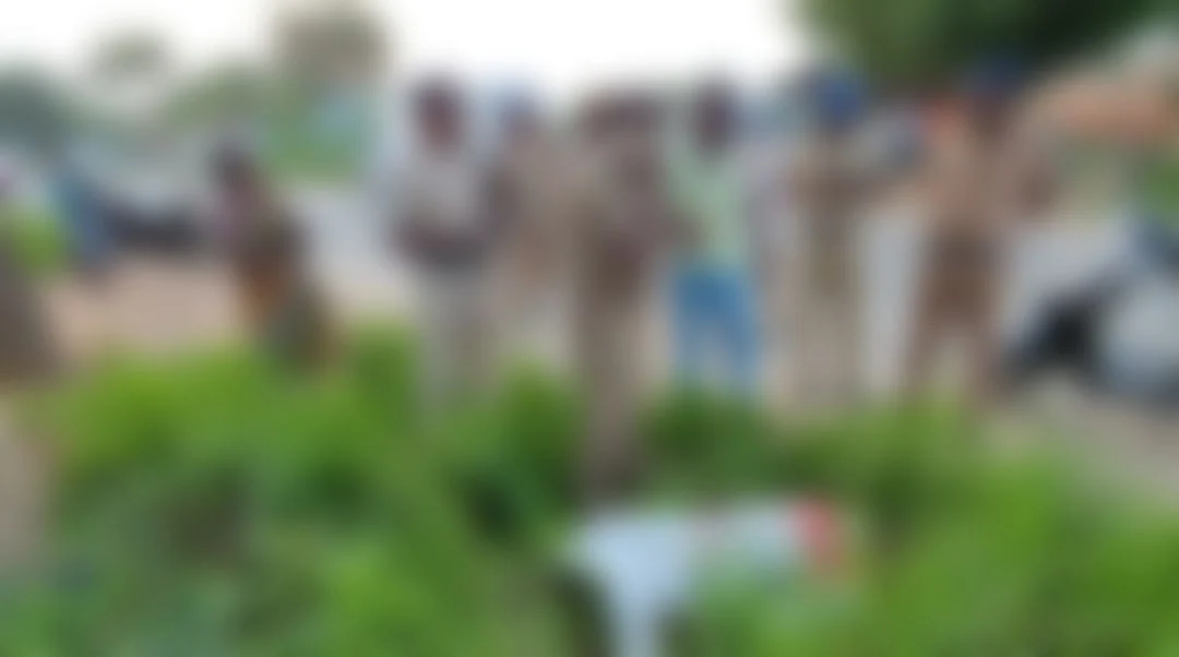 சம்பவ இடத்தில் போலீஸார்