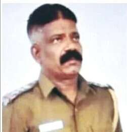 போலீஸ் அதிகாரி வேடத்தில் வீரமணி