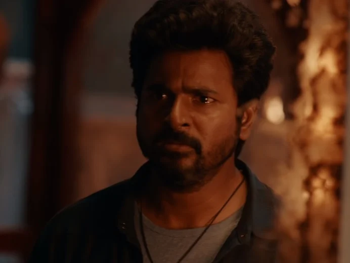 'சூப்பர்ஹீரோனு ஒருத்தன் கிடையாதுனு சொல்லிருக்காங்க. ஆனா...!' சிவகார்த்திகேயனின் 'ஹீரோ' டிரெய்லர்