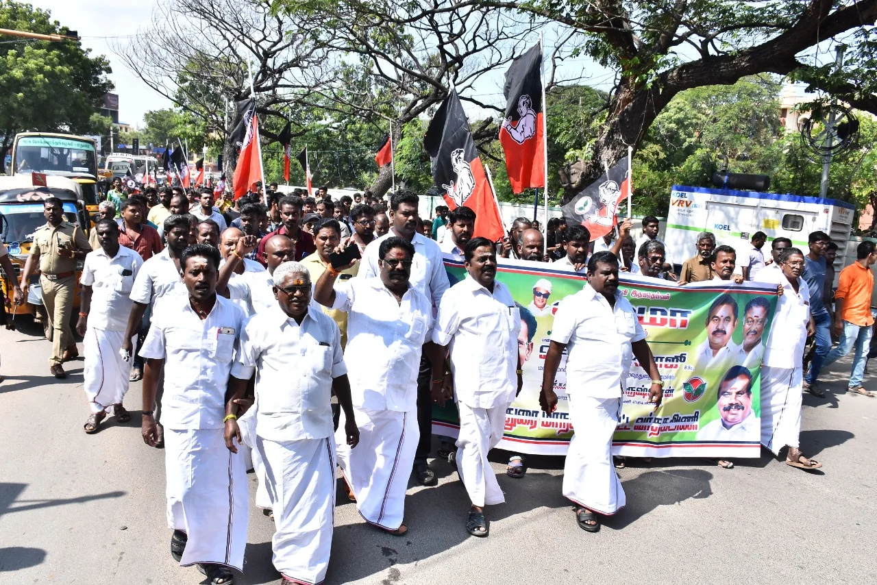 அ.தி.மு.க ஊர்வலம்