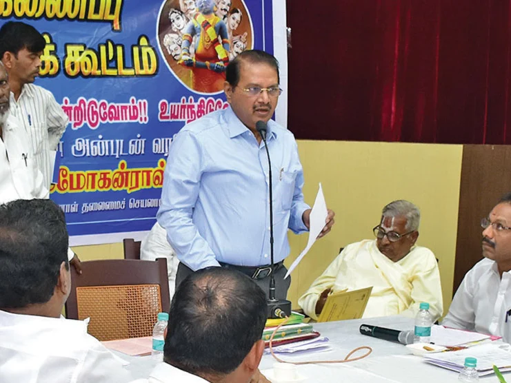 “உங்களைத் தீண்டுபவர்கள் என்னைத் தாண்டி போகமுடியாது!”