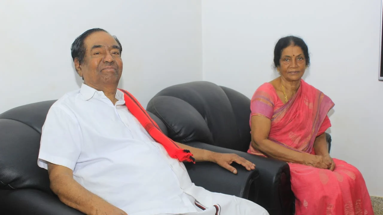 மனைவியுடன் எல்.ஜி
