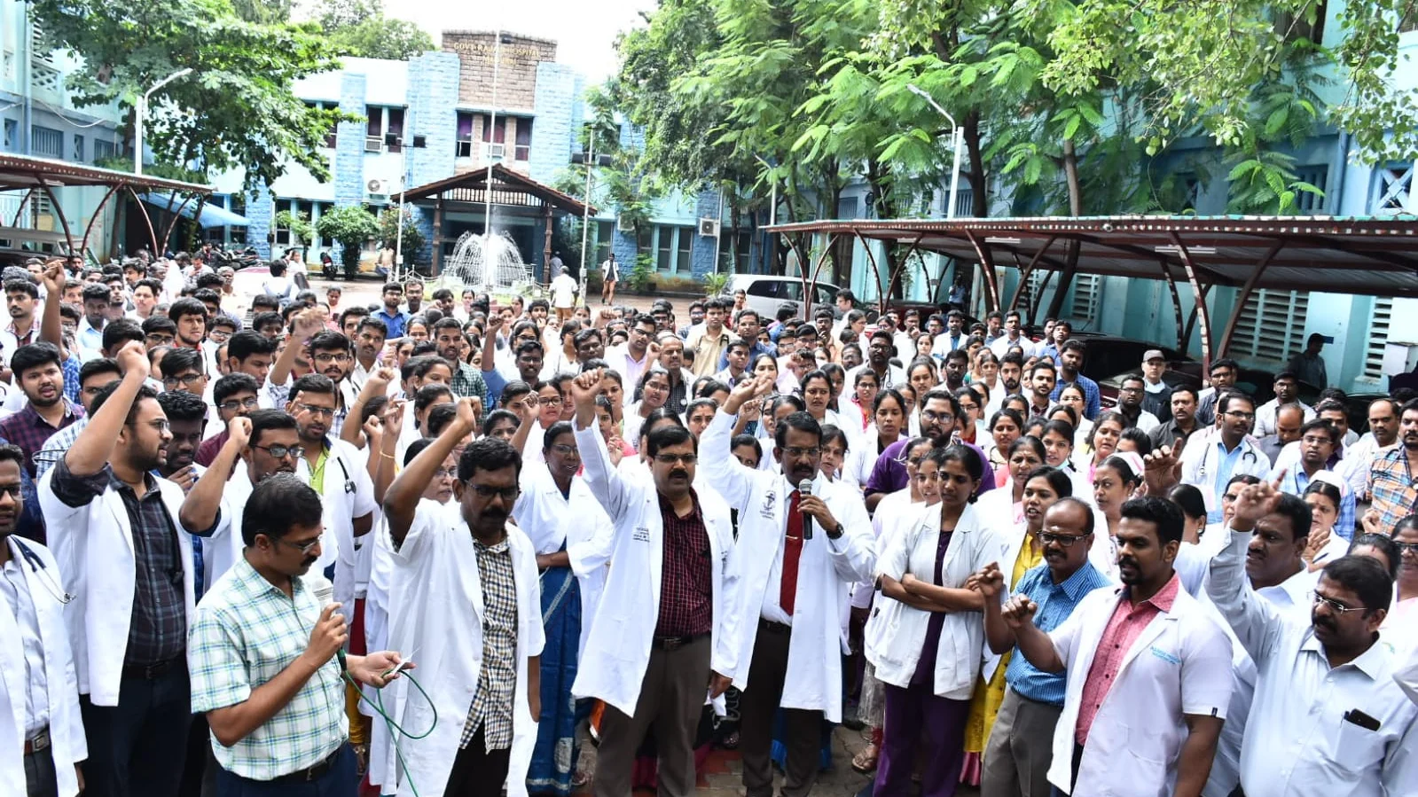 டாக்டர் போராட்டம்