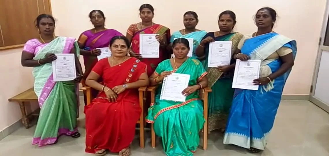 போட்டியின்றி தேர்ந்தெடுக்கப்பட்ட பெண் உள்ளாட்சி பிரதிநிதிகள்
