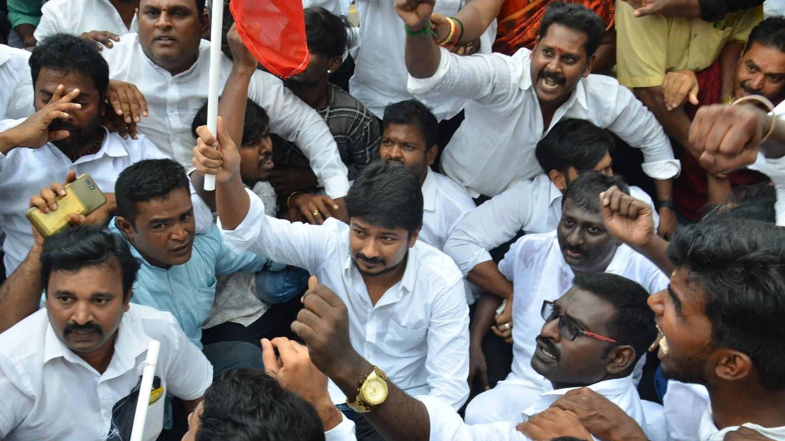 ஆர்ப்பாட்டத்தில் உதயநிதி