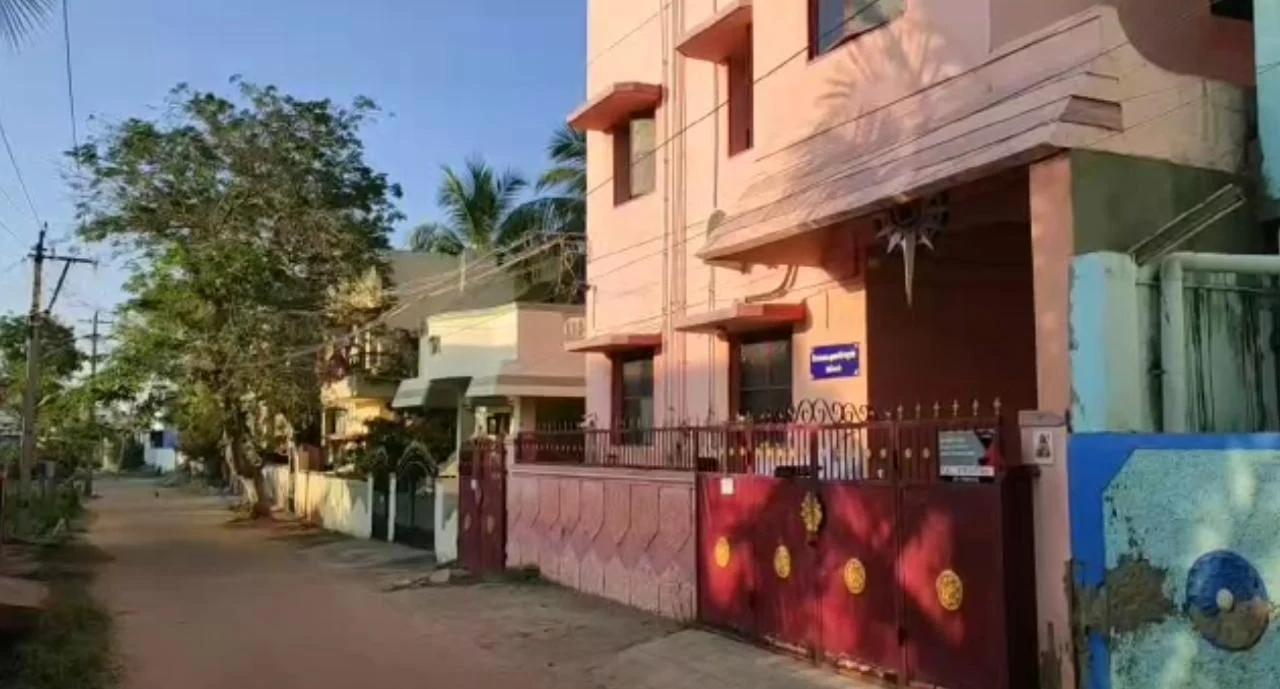 கொள்ளை நடந்த வீடு