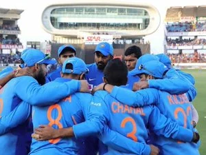 `கோலி ஆட்டமிழந்தும் மாறாத கேம் ப்ளான்; மூவர் கூட்டணியின் யார்க்கர்கள்!’- ஆஸியை வீழ்த்திய இந்தியா