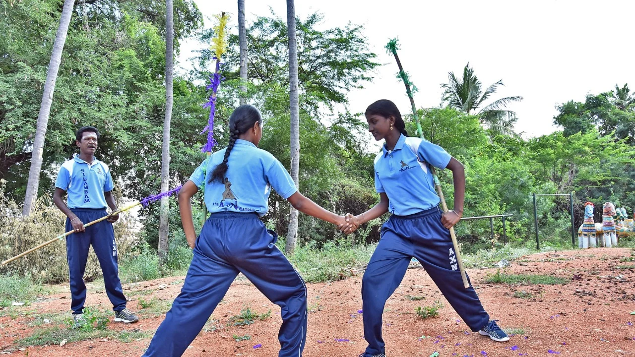 சிலம்ப சகோதரிகள்