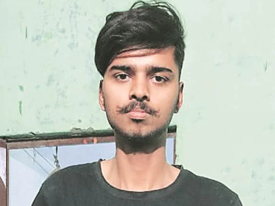 `மனநலம் பாதித்துவிட்டது எனக் கடிதம் எழுது!' -அமித் ஷா கூட்டத்தில் கோஷமிட்ட மாணவருக்கு நேர்ந்த அதிர்ச்சி