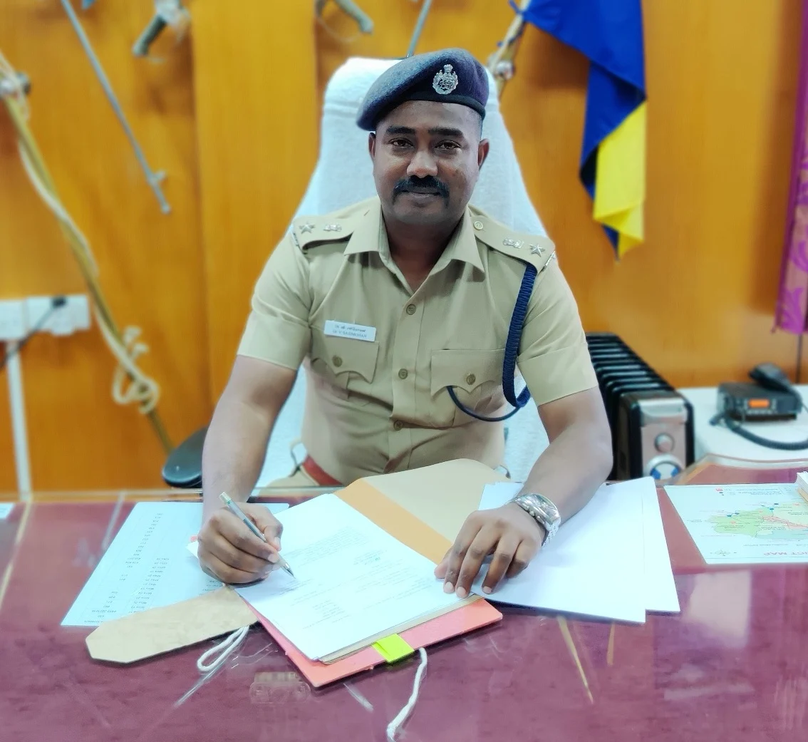 நீலகிரி காவல் கண்காணிப்பாளர் சசிமோகன்.