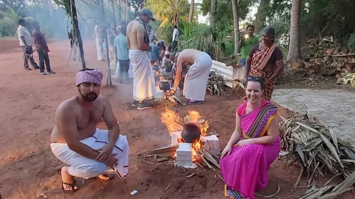 பொங்கலிடும் வெளிநாட்டினர்