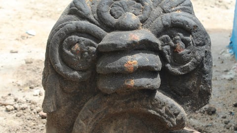 தீர்த்தங்கரர் சிற்பம்