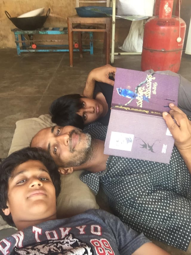 மகன்களுடன் கிஷோர்